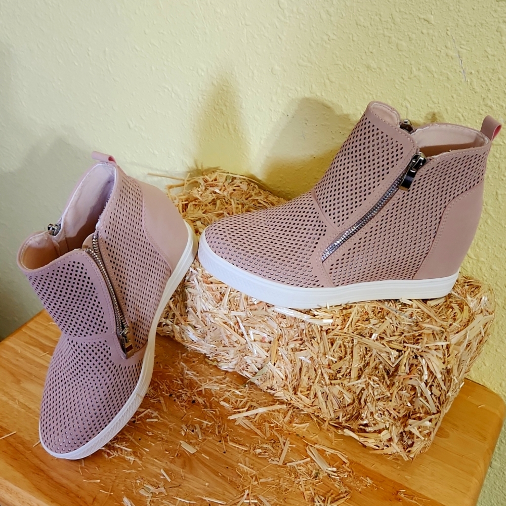 Pink beige ankle booties